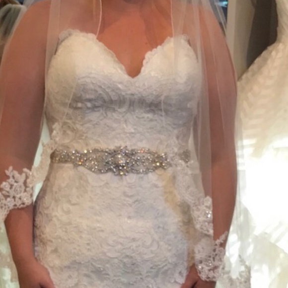 Allure Couture Romance Line Wedding Gown- NWT- Size 12 - Picture 6 of 7